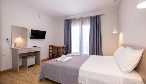 Triple Room with Pool View