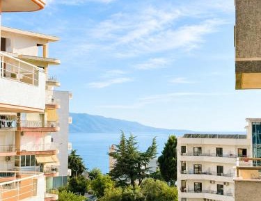 Two-Bedroom Deluxe Apartment with Balcony