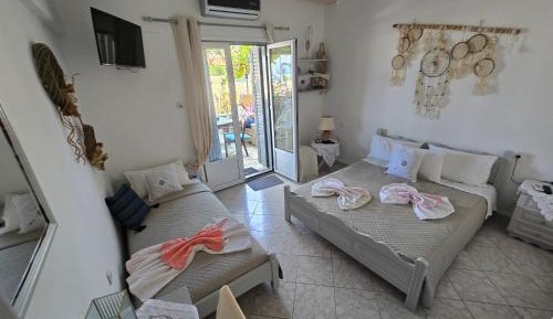 Deluxe Triple Room with Sea View