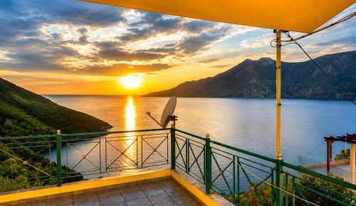 Deluxe Double Room with Balcony and Sea View