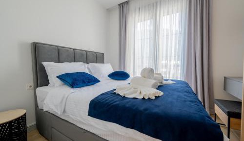 One-Bedroom Apartment with Terrace