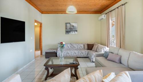 Three-Bedroom Apartment with Balcony
