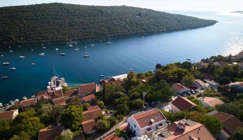 Two-Bedroom Apartment with Terrace and Sea View