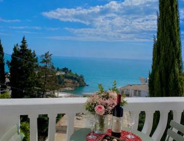 Deluxe Double Room with Balcony and Sea View