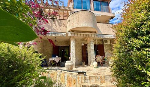 One-Bedroom Villa