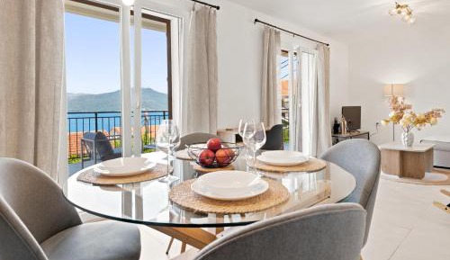 Two-Bedroom Apartment with Balcony and Sea View