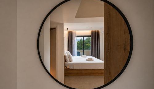 Deluxe Double or Twin Room with City View