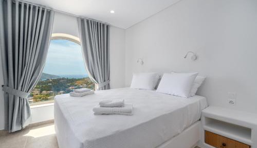 One-Bedroom Apartment with Balcony and Sea View