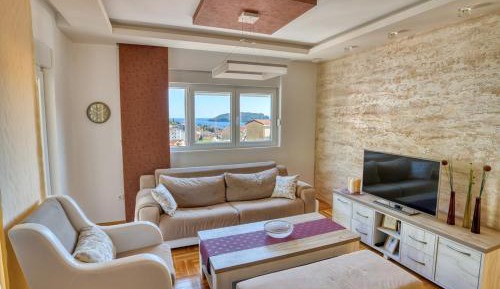 Two-Bedroom Apartment with Balcony and Sea View