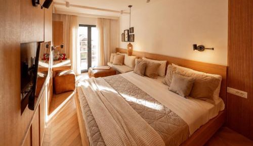 Deluxe King Room