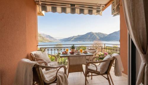 Two-Bedroom Apartment with Balcony and Sea View