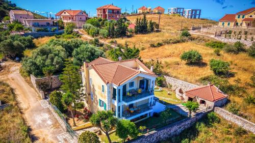 Villa with Garden View