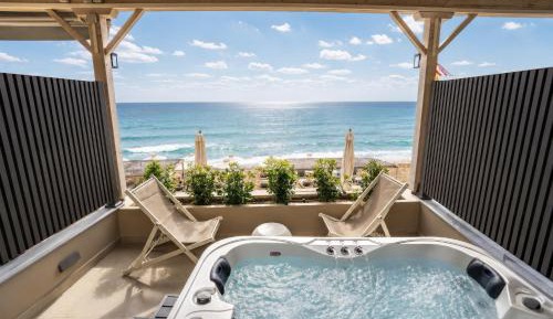 Deluxe Suite with Sea View
