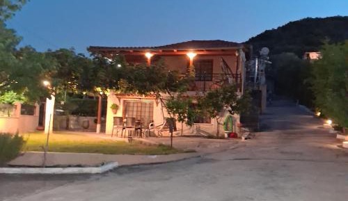 Three-Bedroom Vacation Home 