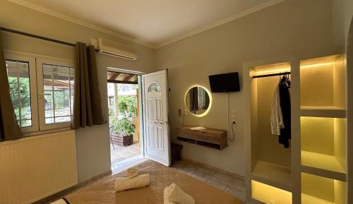 Studio with Garden View