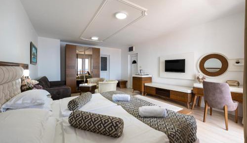 Suite with Sea View