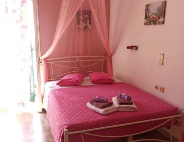 Deluxe Double Room with Side Sea View