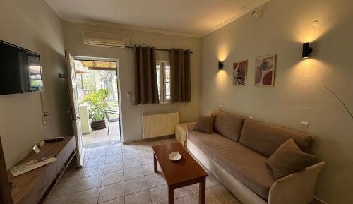 One-Bedroom Apartment with Garden View