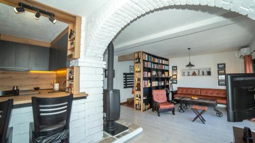 Apartment with Lake View