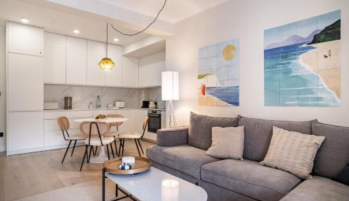 One-Bedroom Apartment with Balcony