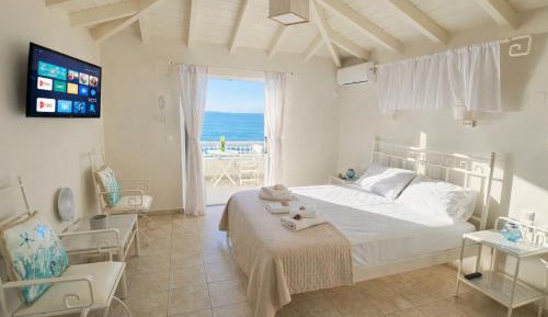 Deluxe Double Room with Balcony and Sea View
