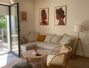 Studio with Sofa Bed