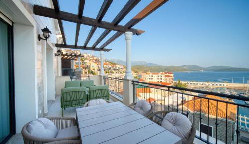 Three-Bedroom Apartment with Sea View