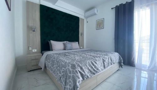 One-Bedroom Apartment with Balcony