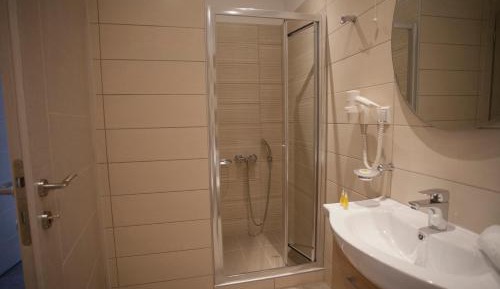 Deluxe Studio (2 adults)