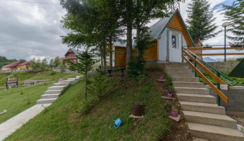 Bungalow (2 Adults)