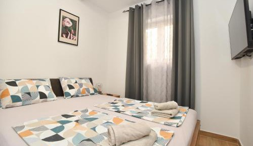 One-Bedroom Apartment with Terrace
