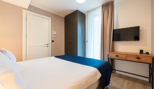 Junior Suite with Mountain View