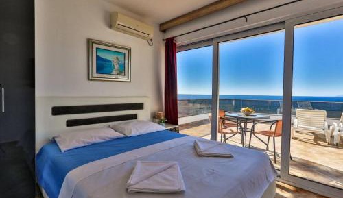 Studio with Sea View