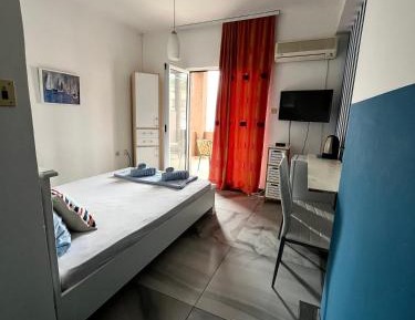 Studio Apartment with Sea View