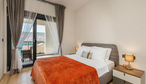 One-Bedroom Apartment with Terrace