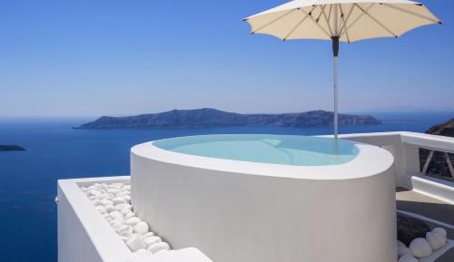 Executive Suite with Outdoor Hot Tub and Caldera View