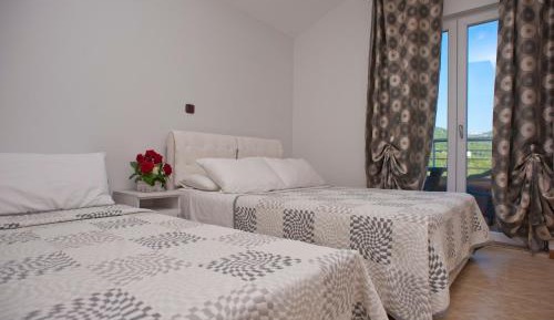Triple Room with Terrace