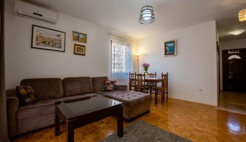 One-Bedroom Apartment with Balcony