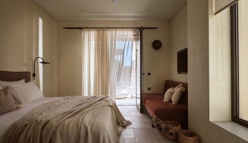 Junior Suite with private pool and garden view