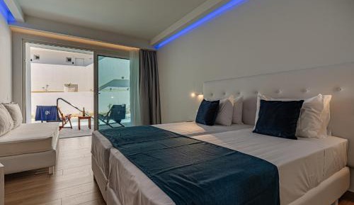 Suite with Sharing Pool
