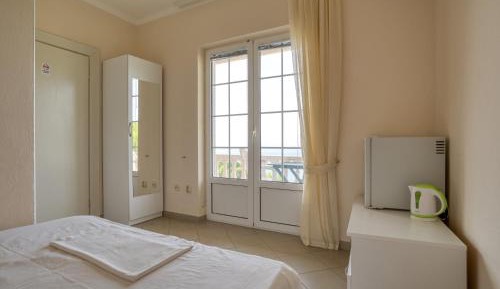 One-Bedroom Apartment with Garden View