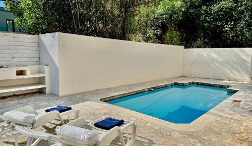 Three-Bedroom Apartment with Water View