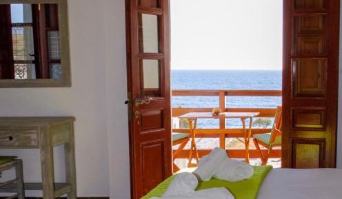 Double or Twin Room with Sea View