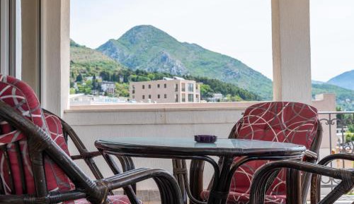 Three-Bedroom Premium Apartment with Balcony