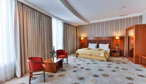 Superior King Suite