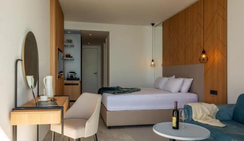 Deluxe Double Room with Side Sea View and Extra Bed