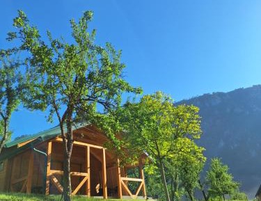 Apartment with Mountain View