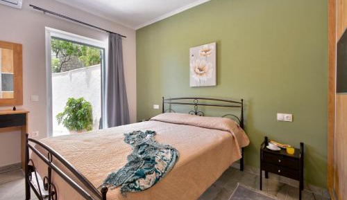 Deluxe Double or Twin Room with Garden View