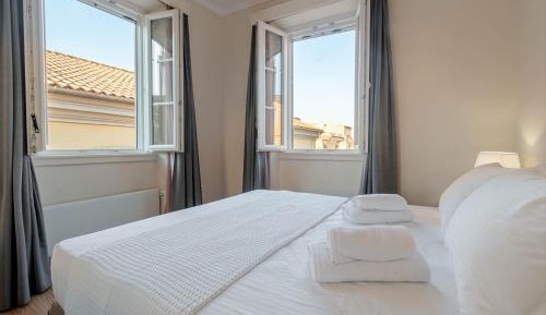 Three-Bedroom Apartment with Balcony