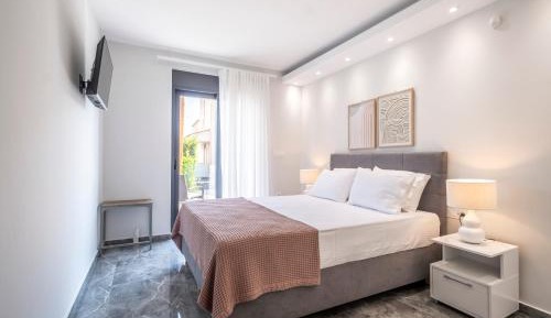 Superior One-Bedroom Apartment